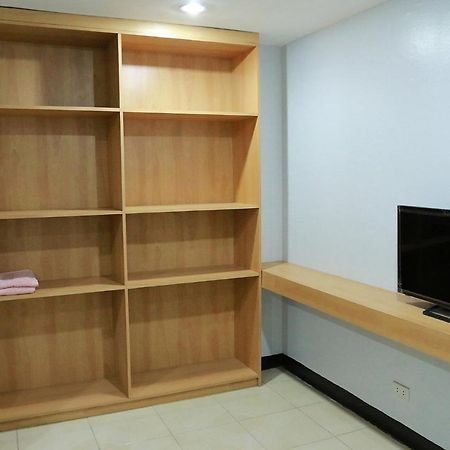 Global 88 Apartelle Cebu Esterno foto