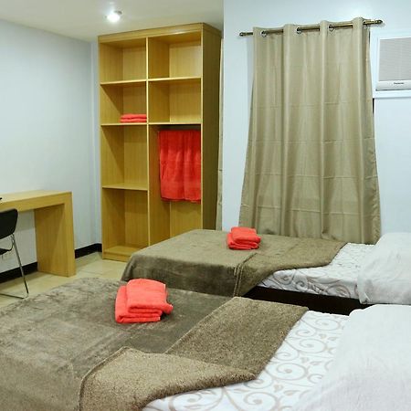Global 88 Apartelle Cebu Esterno foto