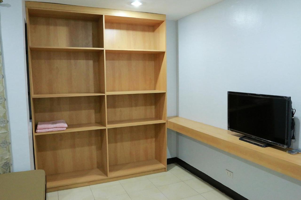 Global 88 Apartelle Cebu Esterno foto