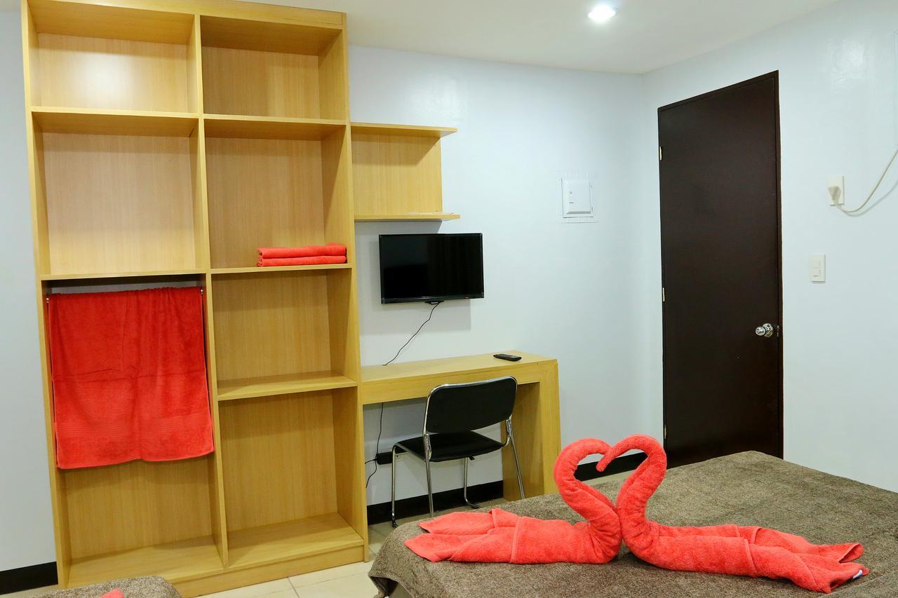 Global 88 Apartelle Cebu Esterno foto