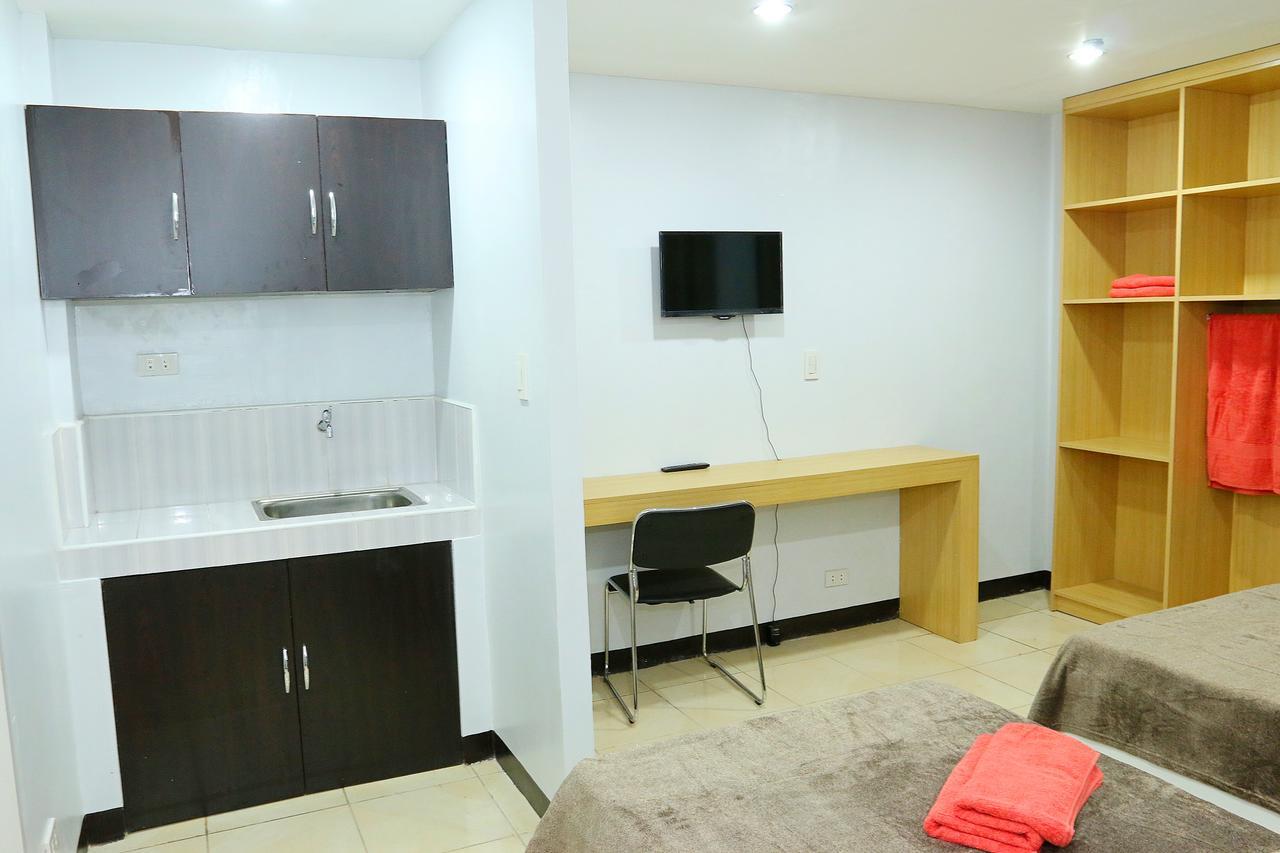 Global 88 Apartelle Cebu Esterno foto